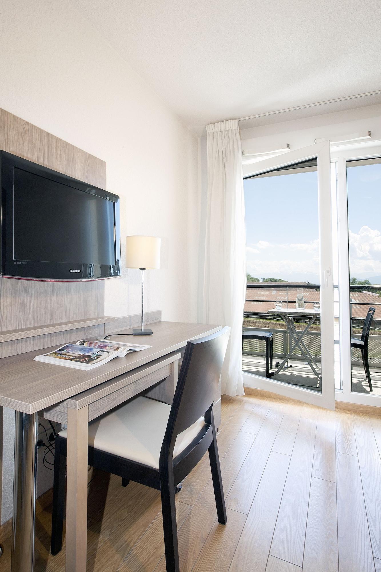 Sejours & Affaires Geneve Gex Les Rives Du Leman Aparthotel Ngoại thất bức ảnh
