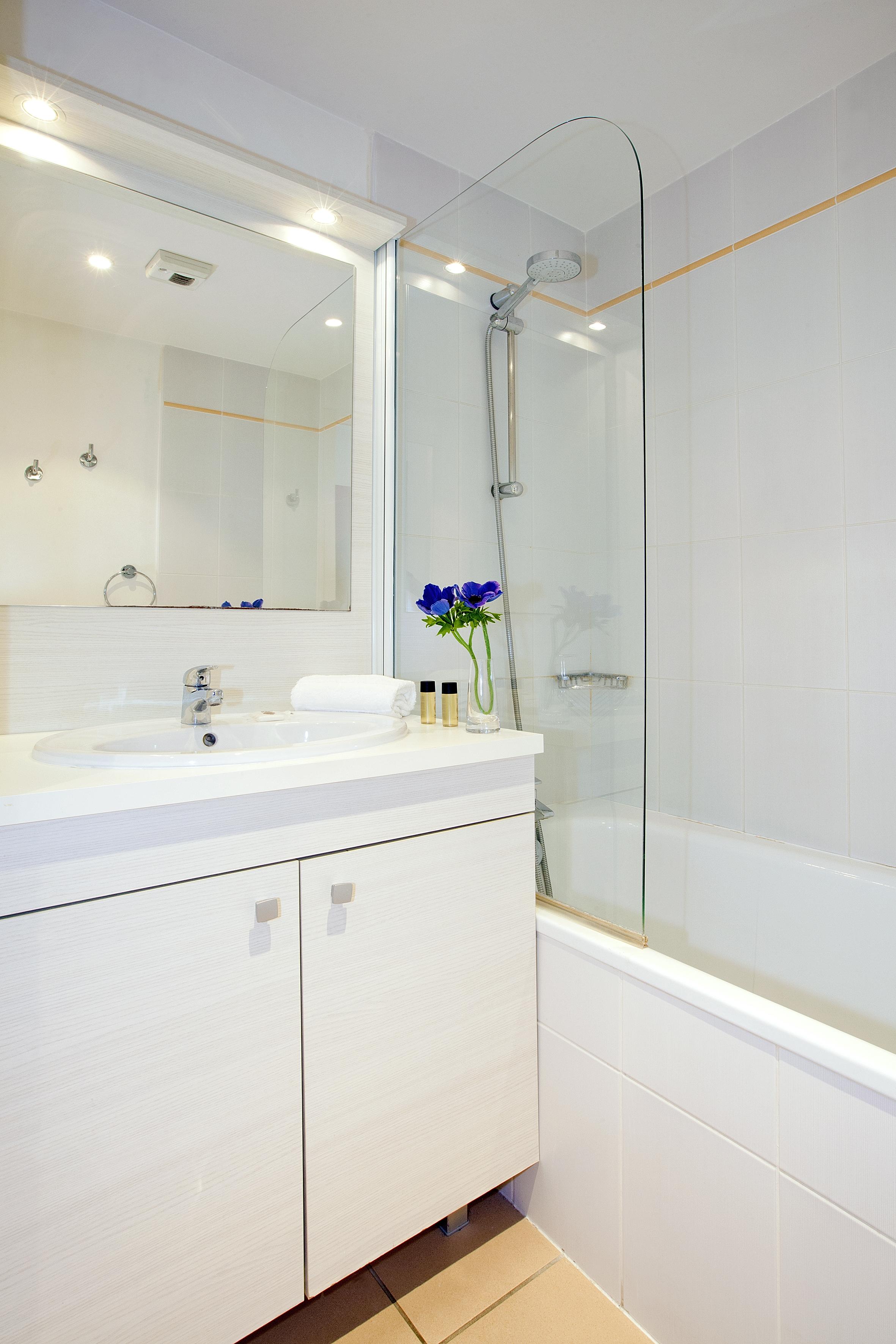 Sejours & Affaires Geneve Gex Les Rives Du Leman Aparthotel Ngoại thất bức ảnh