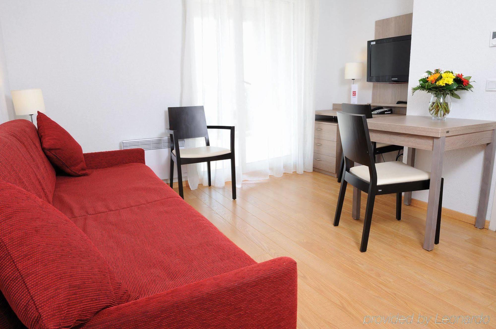 Sejours & Affaires Geneve Gex Les Rives Du Leman Aparthotel Phòng bức ảnh