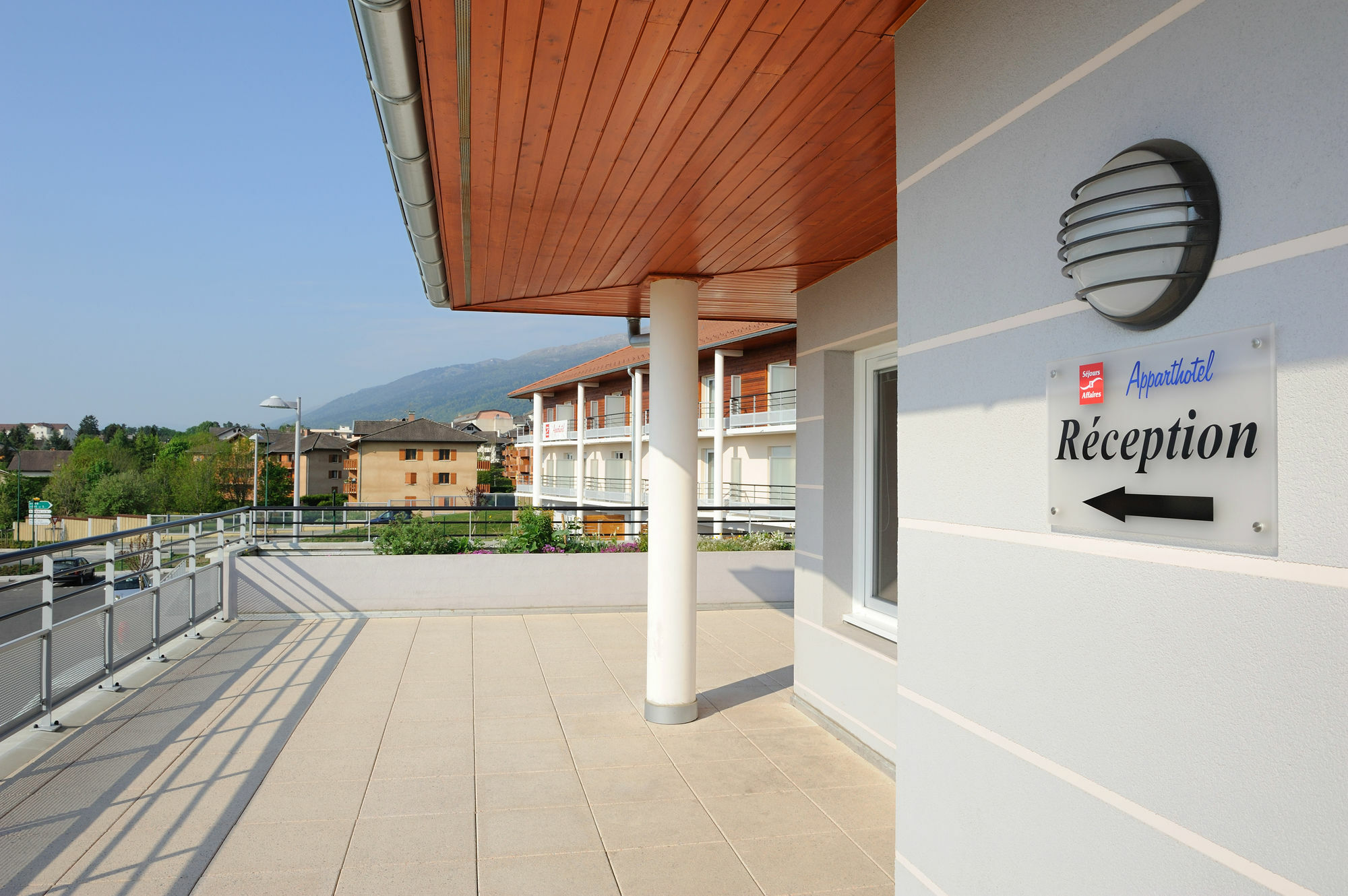 Sejours & Affaires Geneve Gex Les Rives Du Leman Aparthotel Ngoại thất bức ảnh